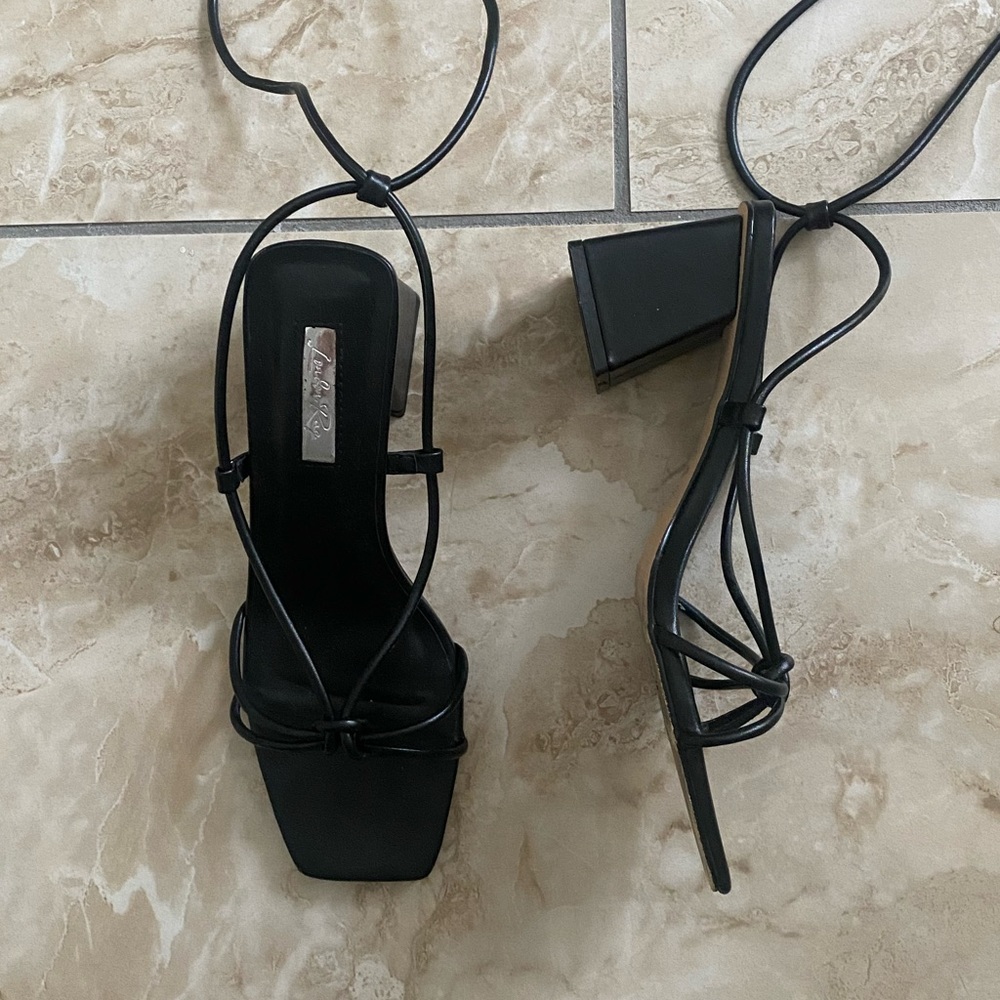 black tie up Sandals - Picture 3 of 8